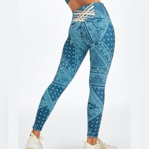 Fabletics Boost PowerHold High Waisted 7/8 Legging - BRAND NEW WITH TAGS- Small